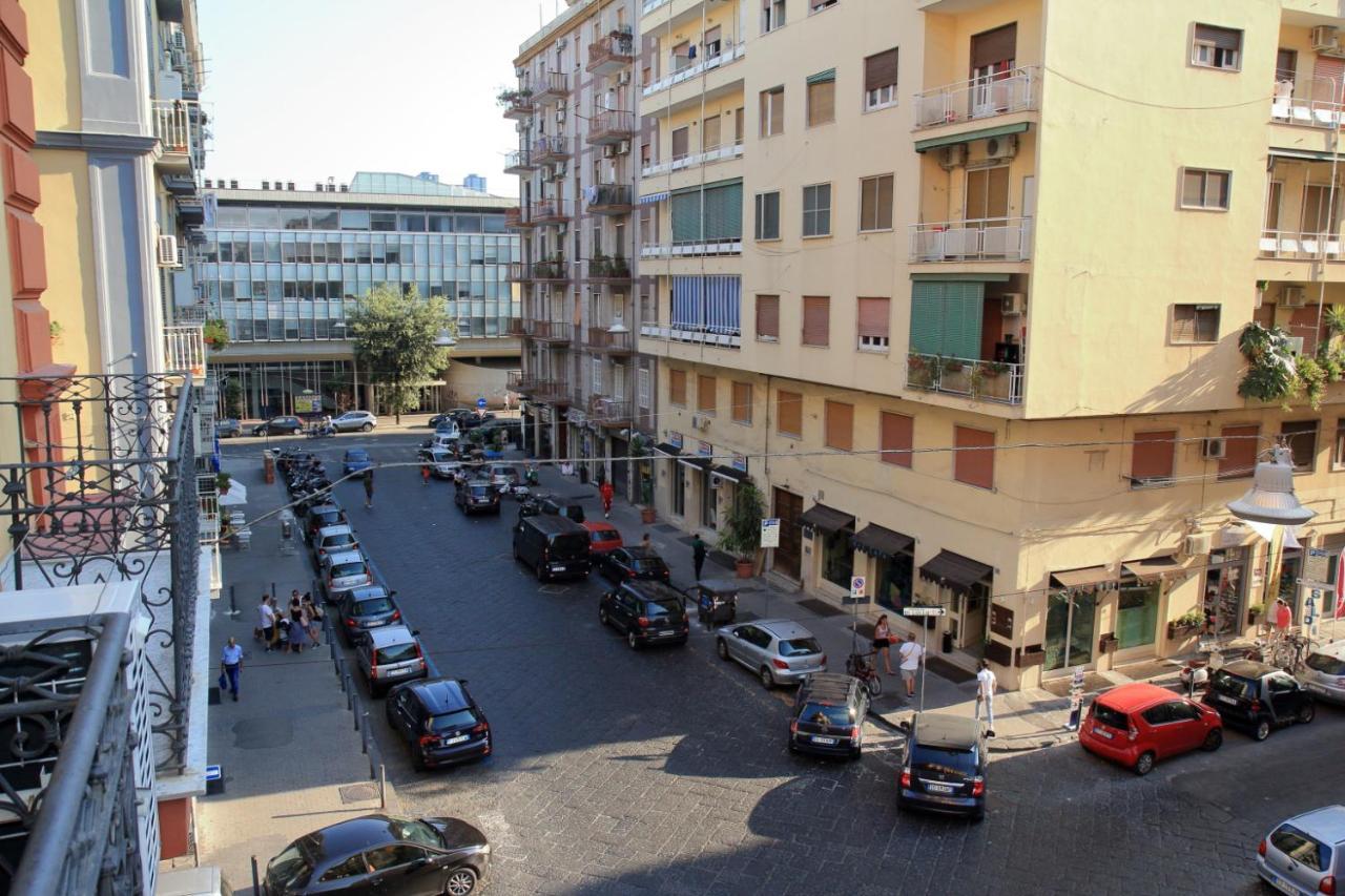 B&B Mitilini Central Station Naples Exterior photo