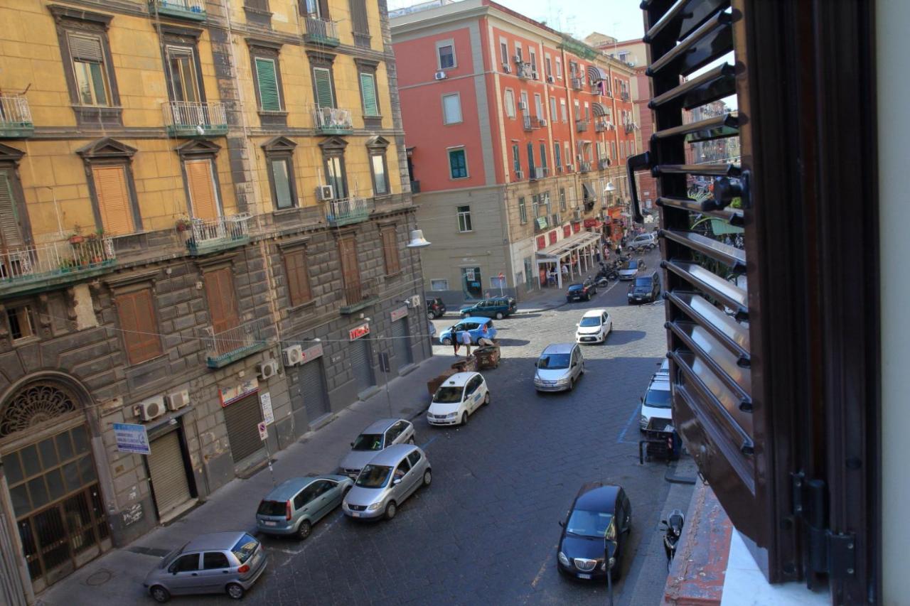 B&B Mitilini Central Station Naples Exterior photo